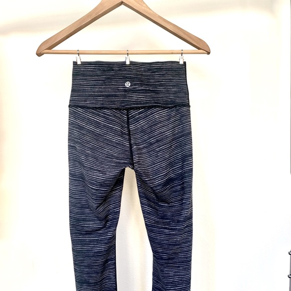 Lululemon legging - Picture 2 of 4